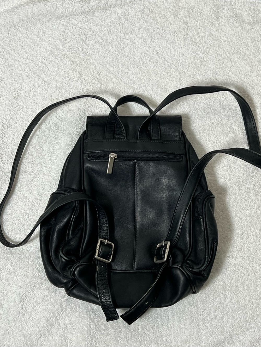Wilsons Leather Backpack - Picture 6 of 7